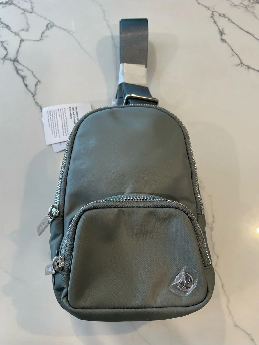 Lululemon Everywhere Sling Bag Small Unisex